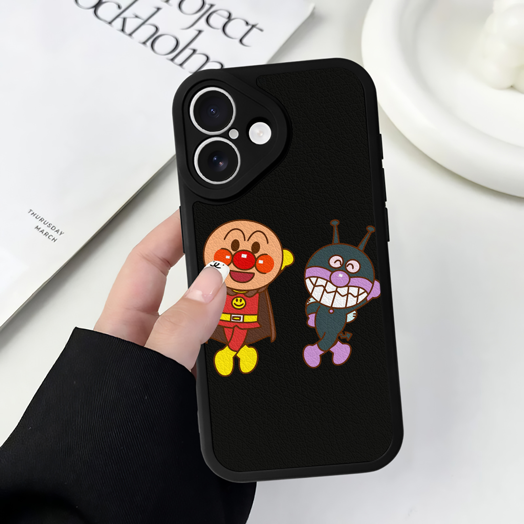 （画像用） アンパンマン Anpanman 【iPhone 16シリーズ対応】シリコンスマホケース（レザー調） 材質：シリコン